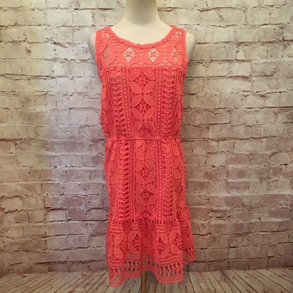 BB Dakota Sandra Dress in Sugar Coral Embroidered Lace Overlay Sleeveless Size M